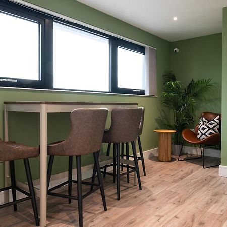 Charles Hope London Brentford Apartment Bagian luar foto